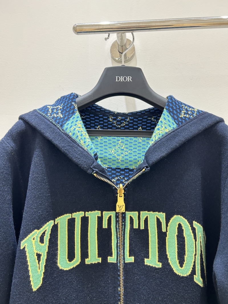 l0vis Vvtt0n outwear